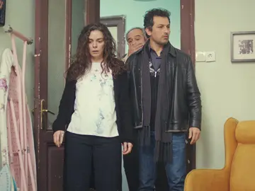 ¿Ha huido Sirin con el dinero? Bahar y Enver lamentan la oportunidad perdida ¿Ha huido Sirin con el dinero? Bahar y Enver lamentan la oportunidad perdida