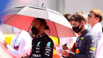 La F1 explica su decisión sobre el accidente entre Verstappen y Hamilton y condena los insultos racistas al británico La F1 explica su decisión sobre el accidente entre Verstappen y Hamilton y condena los insultos racistas al británico