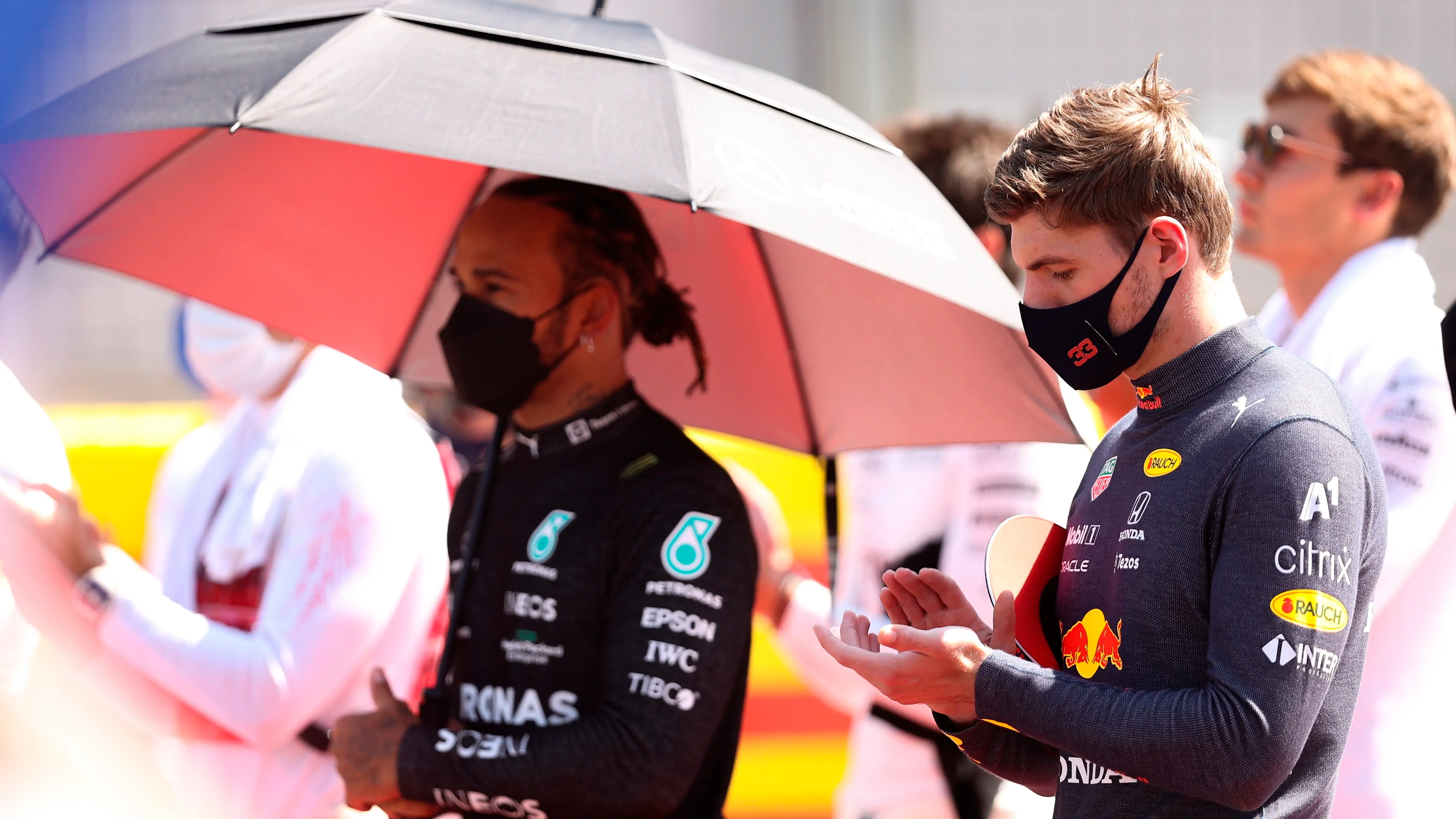 La F1 explica su decisi&oacute;n sobre el accidente entre Verstappen y Hamilton y condena los insultos racistas al brit&aacute;nico