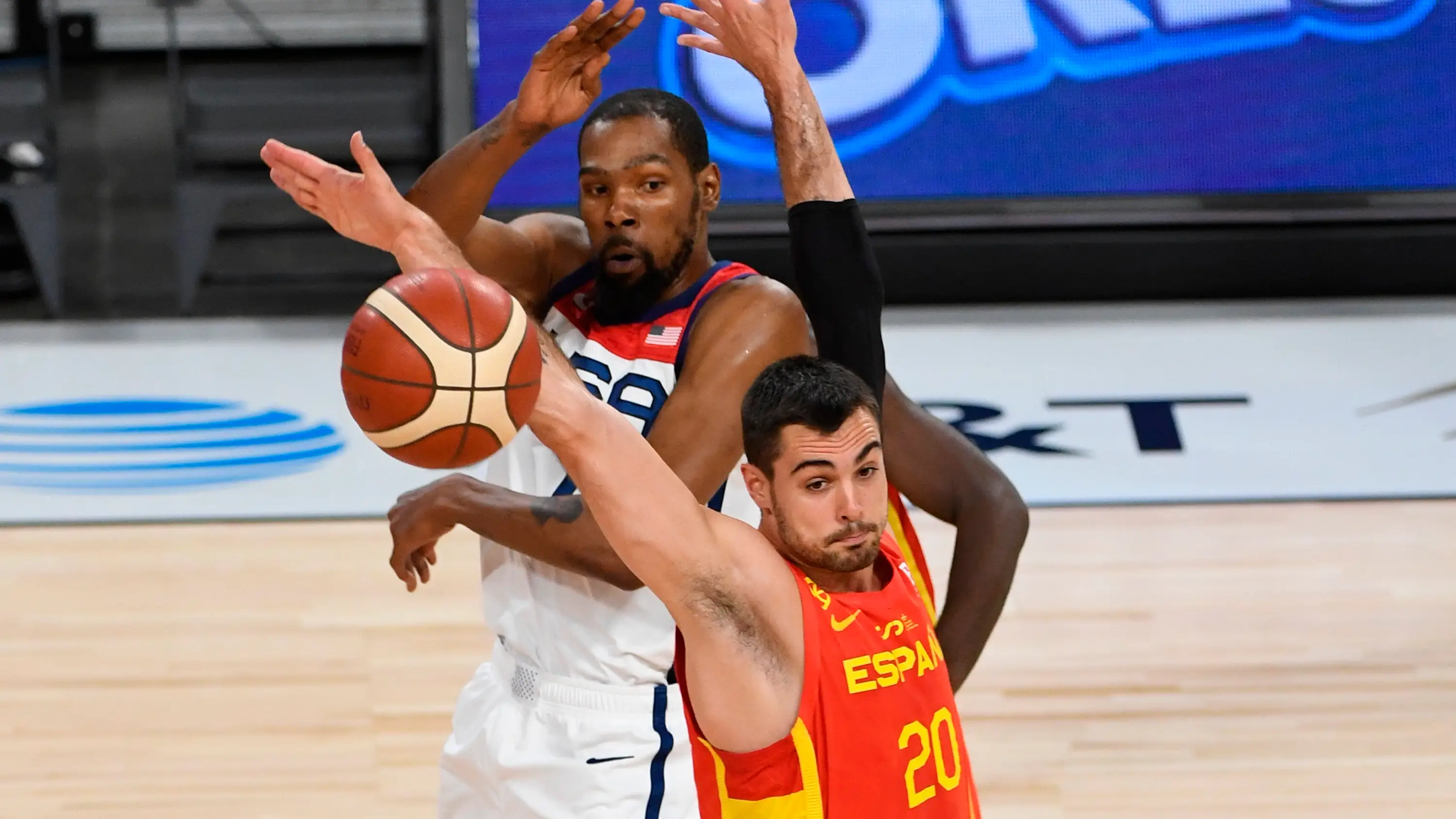 Espa&ntilde;a cae ante el Dream Team de Estados Unidos en el &uacute;ltimo partido de preparaci&oacute;n antes de los Juegos Ol&iacute;mpicos
