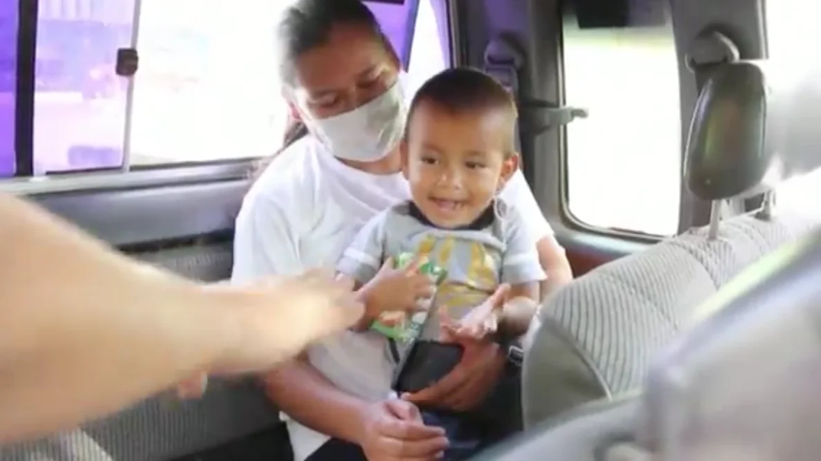 Menor de 2 años regresa con su familia en Honduras Menor de 2 años regresa con su familia en Honduras