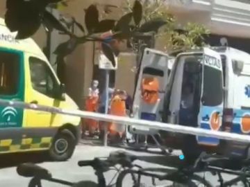 El caos se apodera del centro de Marbella tras el atropello múltiple en una terraza, en vídeo