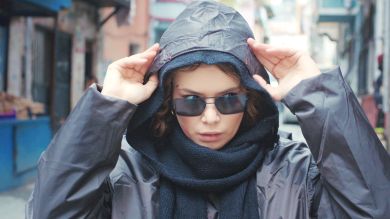 Avance de ‘Mujer’: ¿La descubrirán? Sirin regresa de incógnito a su casa