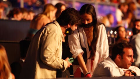 Victoria Federica y, su novio, Jorge Bárcenas muy cómplices durante el concierto de Nicky Jam en Marbella