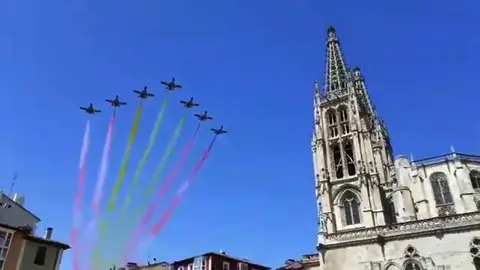 Patrulla del Águila en la Catedral de Burgos Patrulla del Águila en la Catedral de Burgos