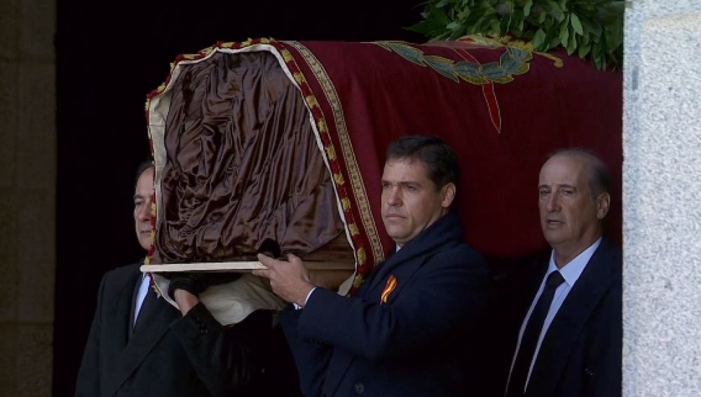 El Gobierno exhumará a Primo de Rivera del Valle de los Caídos en el marco de la nueva ley de Memoria Democrática 