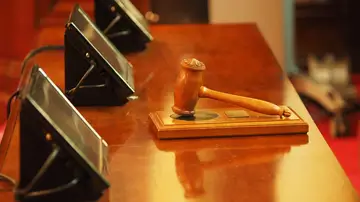 Conde-Pumpido pide disculpas por expresiones "desafortunadas" en el borrador de su voto sobre el estado de alarma Conde-Pumpido pide disculpas por expresiones "desafortunadas" en el borrador de su voto sobre el estado de alarma