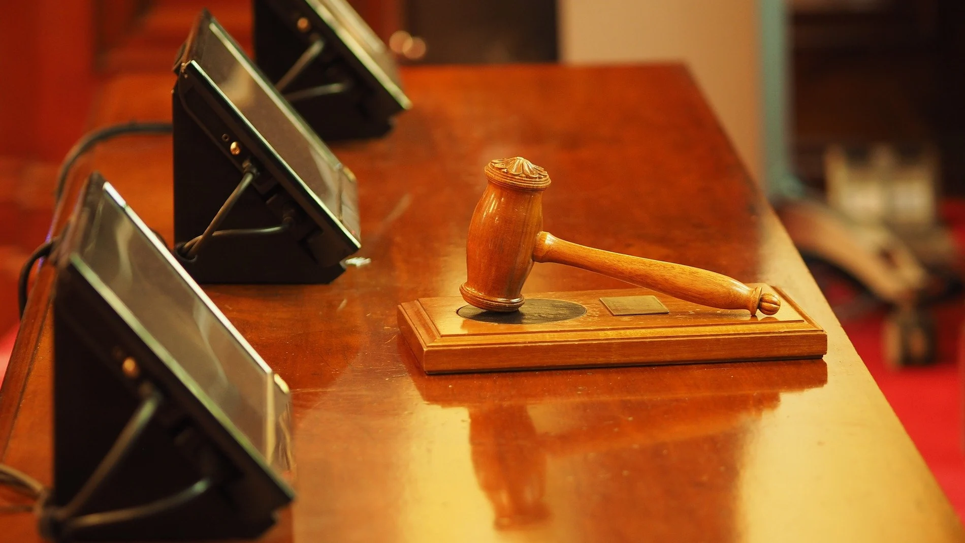Conde-Pumpido pide disculpas por expresiones "desafortunadas" en el borrador de su voto sobre el estado de alarma Conde-Pumpido pide disculpas por expresiones "desafortunadas" en el borrador de su voto sobre el estado de alarma