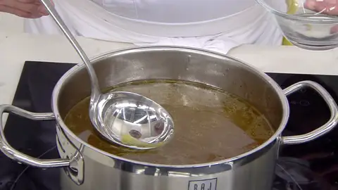 Arguiñano revela su truco para hacer más saludable un buen caldo Arguiñano revela su truco para hacer más saludable un buen caldo