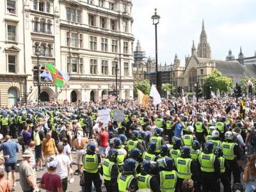 Imagen de las marchas negacionistas en Londres