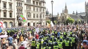Imagen de las marchas negacionistas en Londres Imagen de las marchas negacionistas en Londres