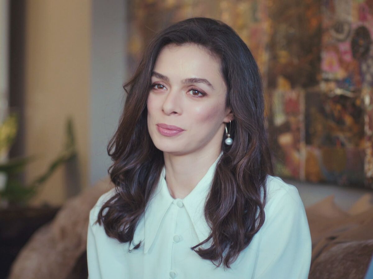 Bahar recibe una irresistible oferta que cambiará su vida para siempre