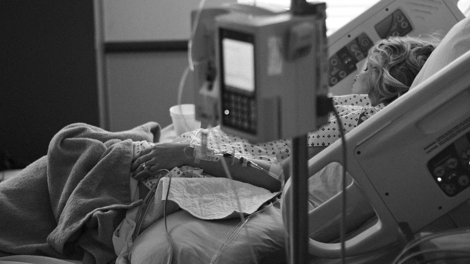 Colegios Oficiales de Médicos apuestan por la sedación paliativa frente a la eutanasia