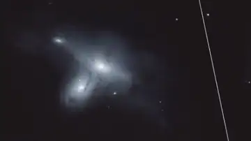 Hubble, el telescopio de la NASA, capta una gran corriente de marea en la galaxia del Sombrero Hubble, el telescopio de la NASA, capta una gran corriente de marea en la galaxia del Sombrero