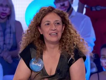 Roberto Leal mete a Sofía en un lío con una comprometida pregunta sobre Marco Antonio Roberto Leal mete a Sofía en un lío con una comprometida pregunta sobre Marco Antonio