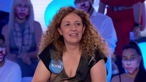 Roberto Leal mete a Sofía en un lío con una comprometida pregunta sobre Marco Antonio Roberto Leal mete a Sofía en un lío con una comprometida pregunta sobre Marco Antonio