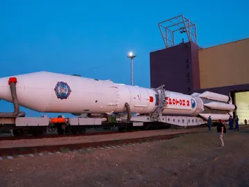 El cohete ruso Proton-M carrier con el módulo Naúka El cohete ruso Proton-M carrier con el módulo Naúka