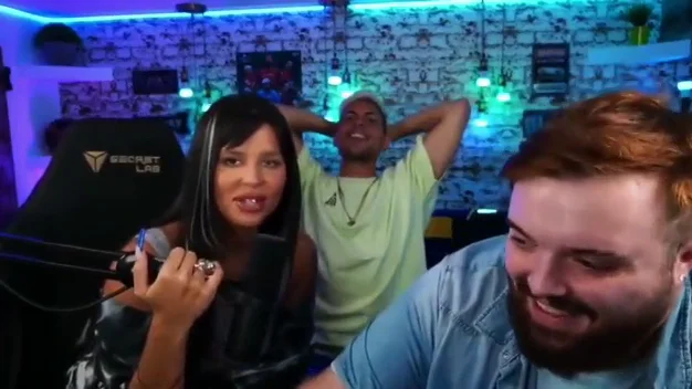 Nathy Peluso sorprende a Ibai Llanos imitando el acento espa&ntilde;ol en uno de sus directos en Twitch