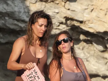 Anabel Pantoja y Nagore Robles, en Ibiza Anabel Pantoja y Nagore Robles, en Ibiza