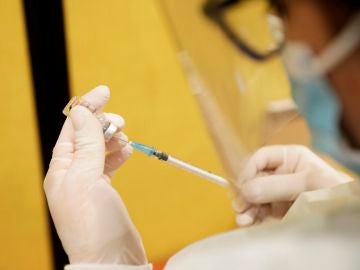 Estados Unidos vive un momento crítico con los contagios de coronavirus en aumento y la vacunación estancada