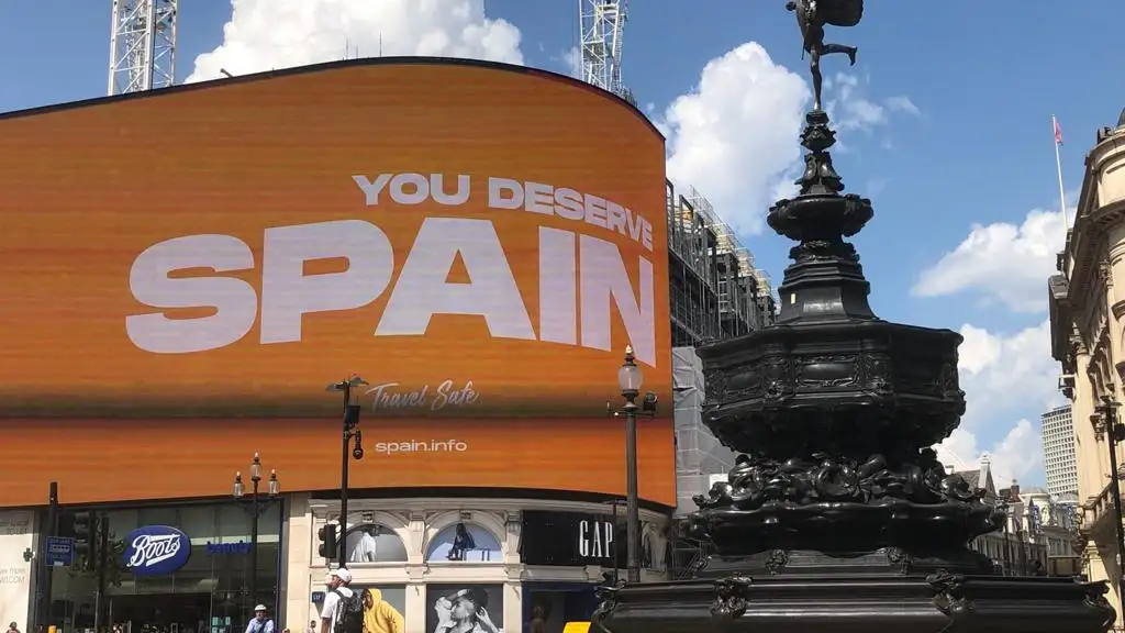 Turespa&ntilde;a lanza su campa&ntilde;a 'You deserve Spain' en el centro de Londres