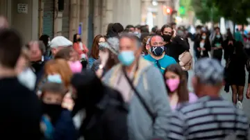 Cataluña triplica el número de muertes por coronavirus y prorroga el toque de queda Cataluña triplica el número de muertes por coronavirus y prorroga el toque de queda