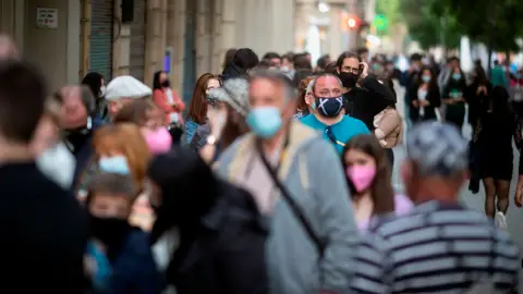 Cataluña triplica el número de muertes por coronavirus y prorroga el toque de queda Cataluña triplica el número de muertes por coronavirus y prorroga el toque de queda