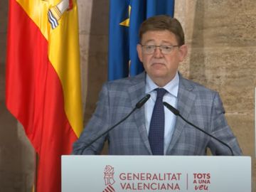 Presidente de la Comunidad Valenciana, Ximo Puig, amplia restricciones de toque de queda y limita las reuniones sociales 