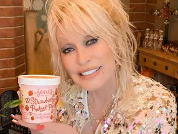 A sus 75 años, Dolly Parton recrea la portada de Playboy que hizo en 1978 A sus 75 años, Dolly Parton recrea la portada de Playboy que hizo en 1978