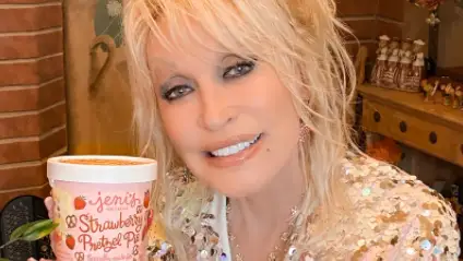 A sus 75 años, Dolly Parton recrea la portada de Playboy que hizo en 1978 A sus 75 años, Dolly Parton recrea la portada de Playboy que hizo en 1978
