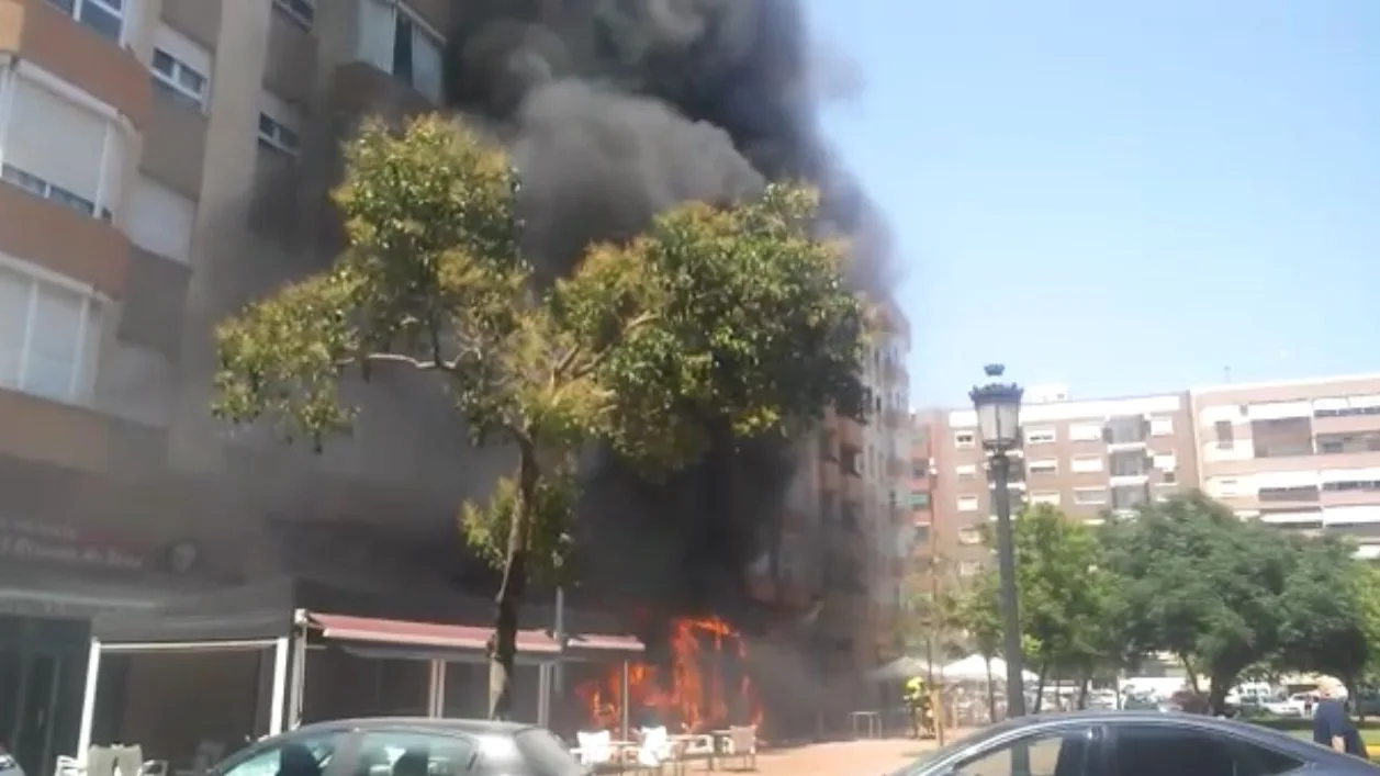 Incendio Valencia furgoneta