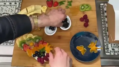 De hacer prácticas con Daviz Muñoz a servir desayunos gratis a domicilio a confinados por coronavirus De hacer prácticas con Daviz Muñoz a servir desayunos gratis a domicilio a confinados por coronavirus