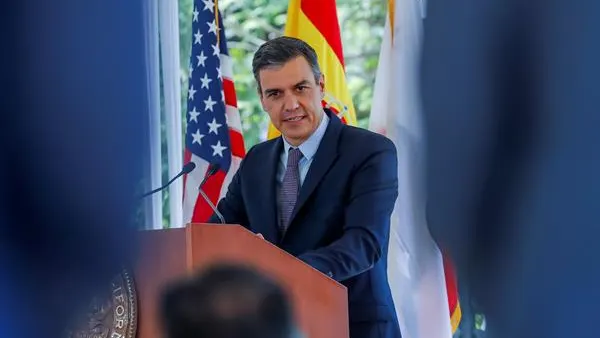 Pedro Sánchez anuncia en Los Ángeles que quiere convertir a España en "el Hollywood de Europa" Pedro Sánchez anuncia en Los Ángeles que quiere convertir a España en "el Hollywood de Europa"