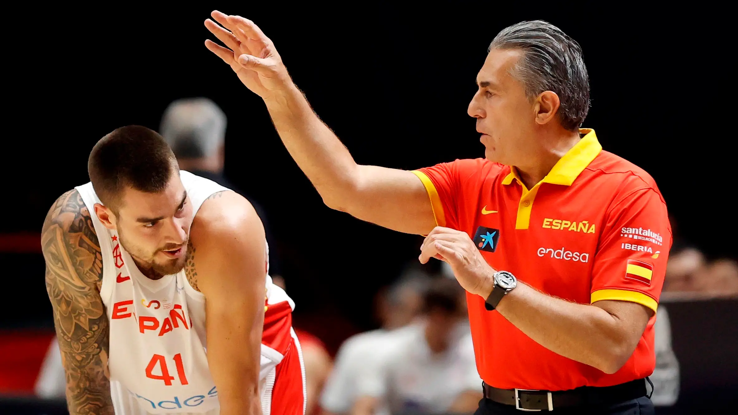 Sergio Scariolo da instrucciones a Juancho Hernang&oacute;mez