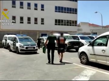 La Guardia Civil detiene dos veces a un hombre por cometer diez delitos en Torrevieja
