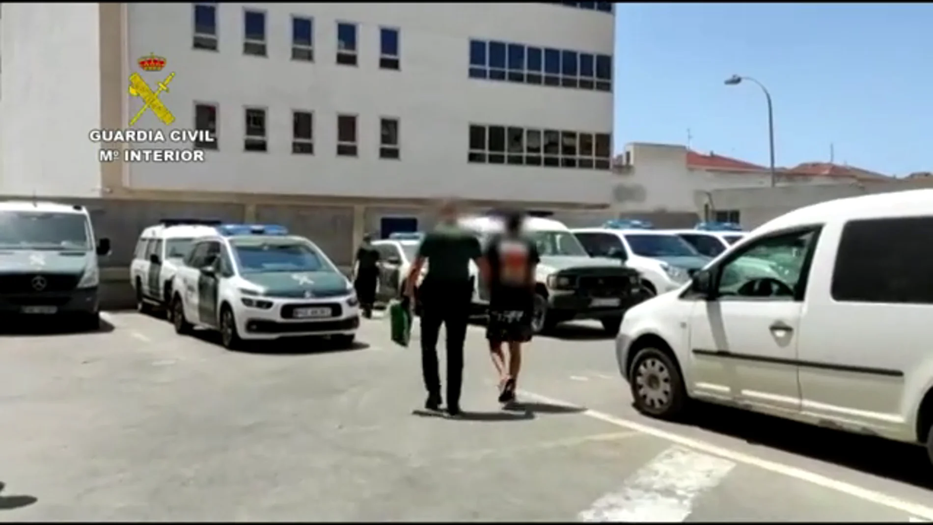 La Guardia Civil detiene dos veces a un hombre por cometer diez delitos en Torrevieja