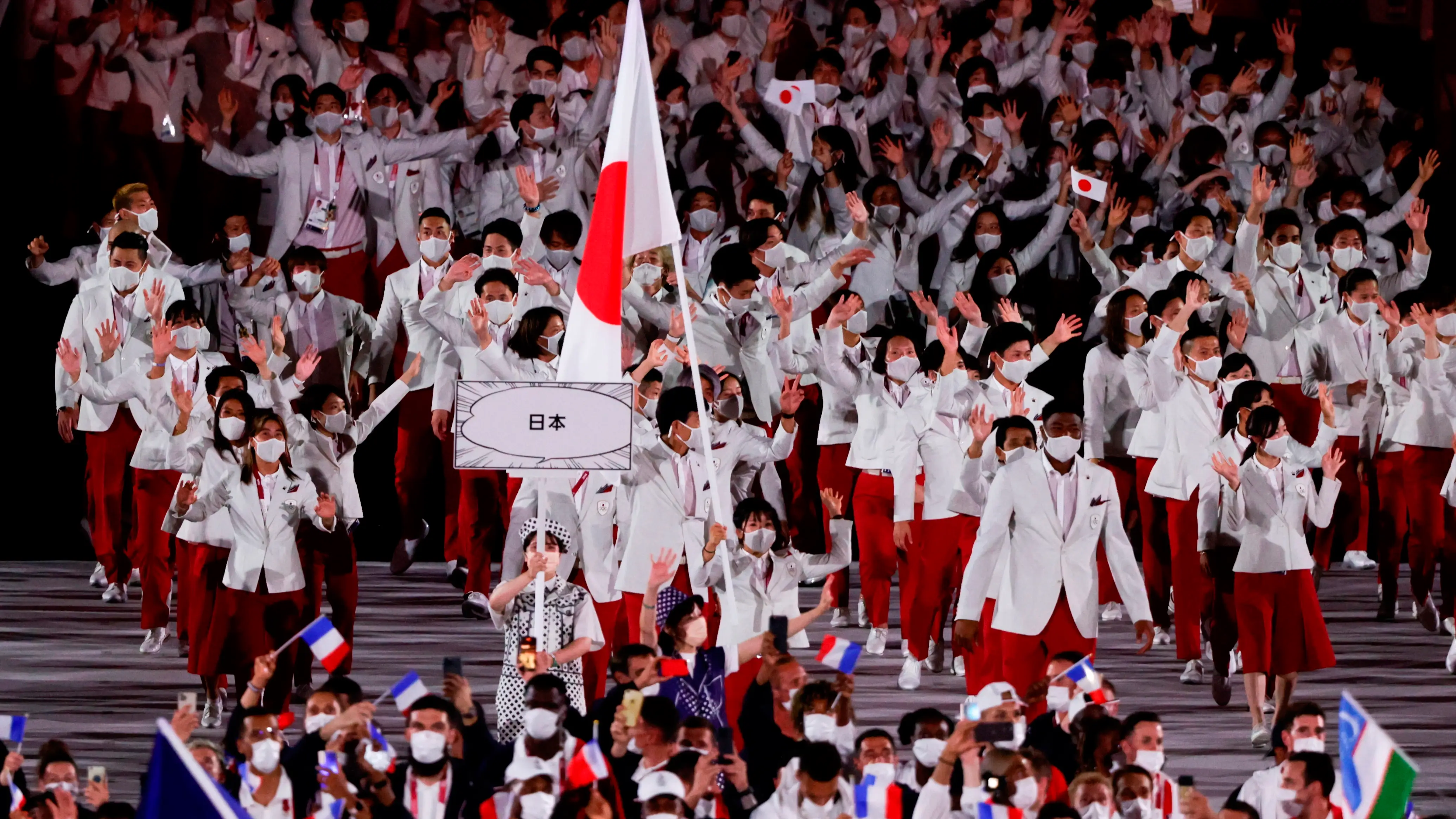 Representantes de la delegación de Japón desfilan durante la ceremonia inaugural de los Juegos Olímpicos de Tokio 2020 Representantes de la delegación de Japón desfilan durante la ceremonia inaugural de los Juegos Olímpicos de Tokio 2020