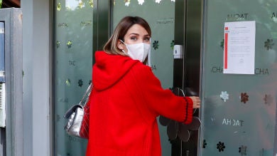 Rosanna Zanetti responde a los que le acusan de haber mostrado el rostro de sus hijos con David Bisbal