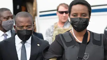 Reaparece la ex primera dama de Haití e los homenajes a su marido asesinado, Jovenel Moïse: "Fuiste abandonado y traicionado" Reaparece la ex primera dama de Haití e los homenajes a su marido asesinado, Jovenel Moïse: "Fuiste abandonado y traicionado"