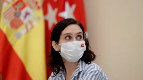 Ayuso carga contra Cataluña, Valencia y Baleares por la fiscalidad: "Vamos a seguir bajando los impuestos" Ayuso carga contra Cataluña, Valencia y Baleares por la fiscalidad: "Vamos a seguir bajando los impuestos"