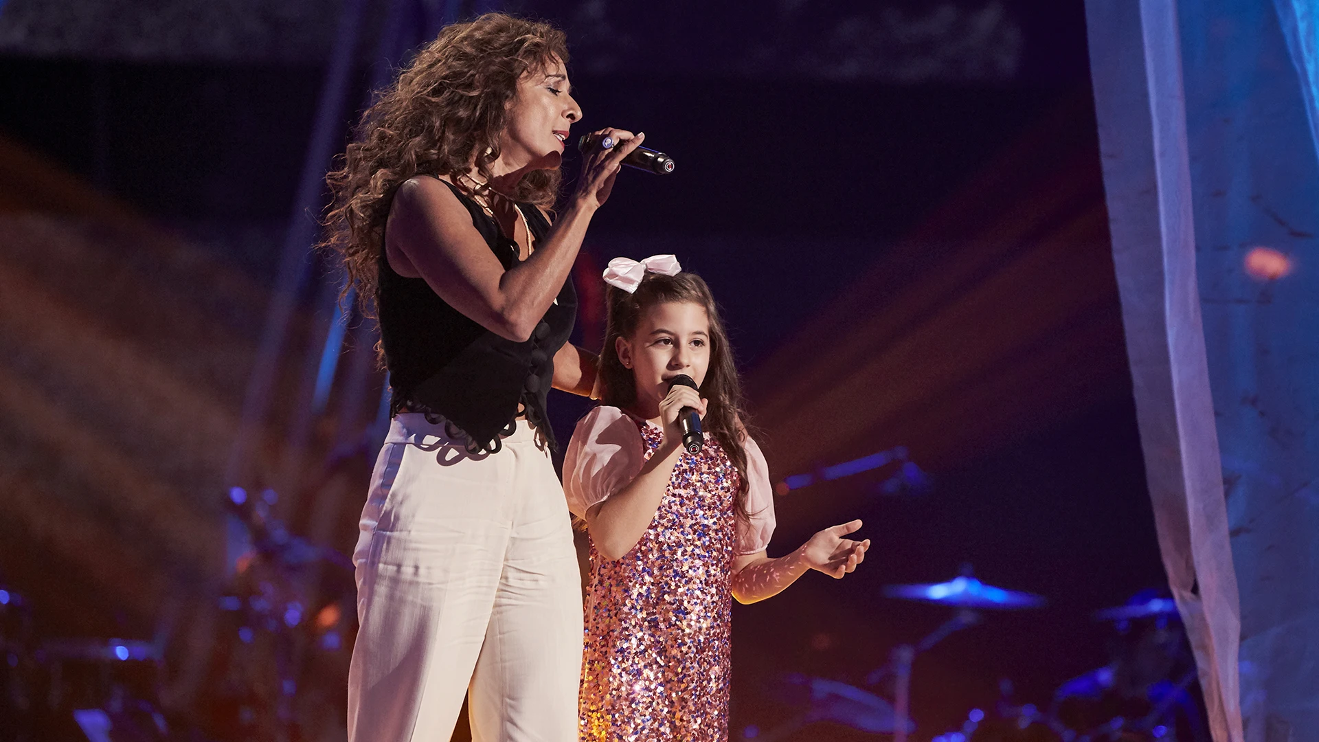 Rosario y Nazaret Moreno cantan ‘Tienes que vivir’ en la Final de ‘La Voz Kids’ Rosario y Nazaret Moreno cantan ‘Tienes que vivir’ en la Final de ‘La Voz Kids’