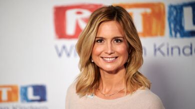 La cadena 'RTL' suspende a una periodista alemana por mancharse de barro para informar sobre las inundaciones