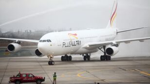 Un avi&oacute;n de la aerol&iacute;nea espa&ntilde;ola Plus Ultra
