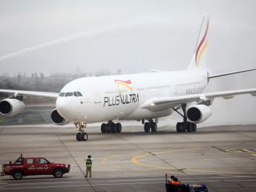 Un avión de la aerolínea española Plus Ultra