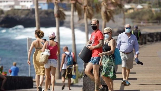 Turistas en las Islas Canarias Turistas en las Islas Canarias