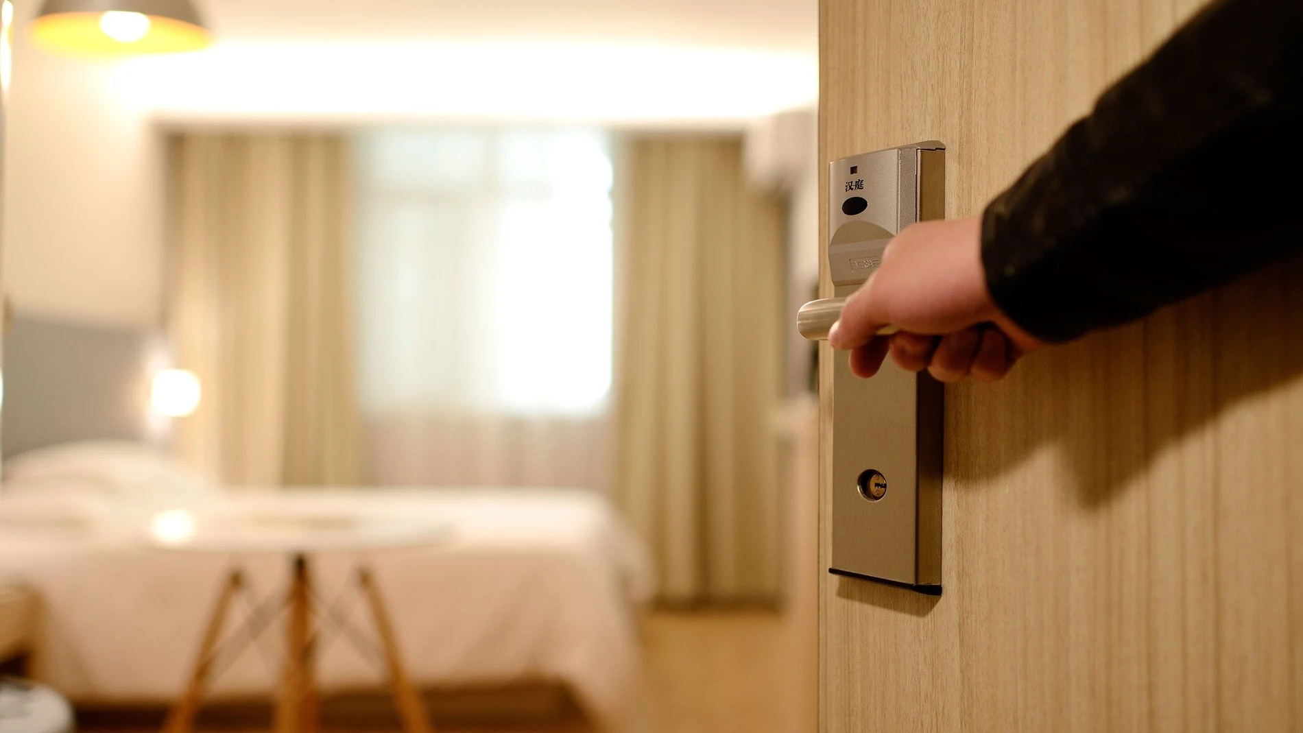 Las mujeres en cuarentena en hoteles de Reino Unido tendrán vigilancia femenina tras varios casos de acoso