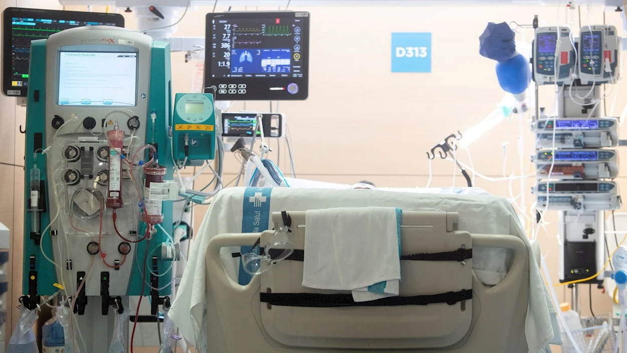 Los hospitales gallegos empiezan a operar con robots Los hospitales gallegos empiezan a operar con robots