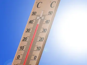 Alerta por calor en 13 provincias en España Alerta por calor en 13 provincias en España