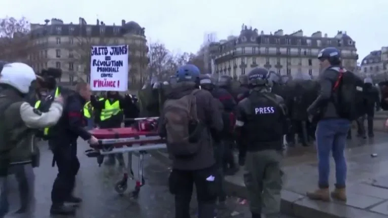 Protestas en Francia contra la implantación del 'certificado covid' que limita la movilidad de los no vacunados Protestas en Francia contra la implantación del 'certificado covid' que limita la movilidad de los no vacunados