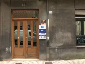 Uno de los detenidos por una presunta violación múltiple en Gijón contactó con las víctimas por redes sociales